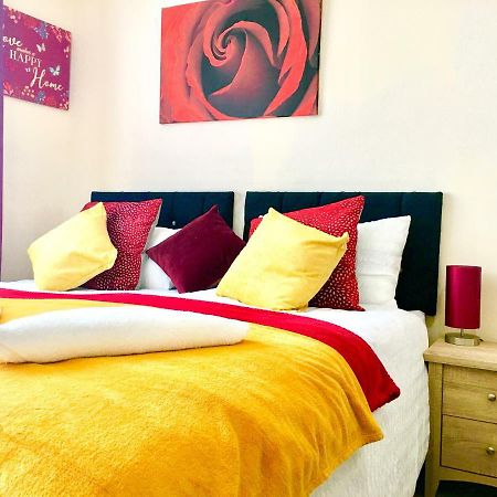 Studio Apartment, Private Bathroom And Parking Ilford Eksteriør bilde