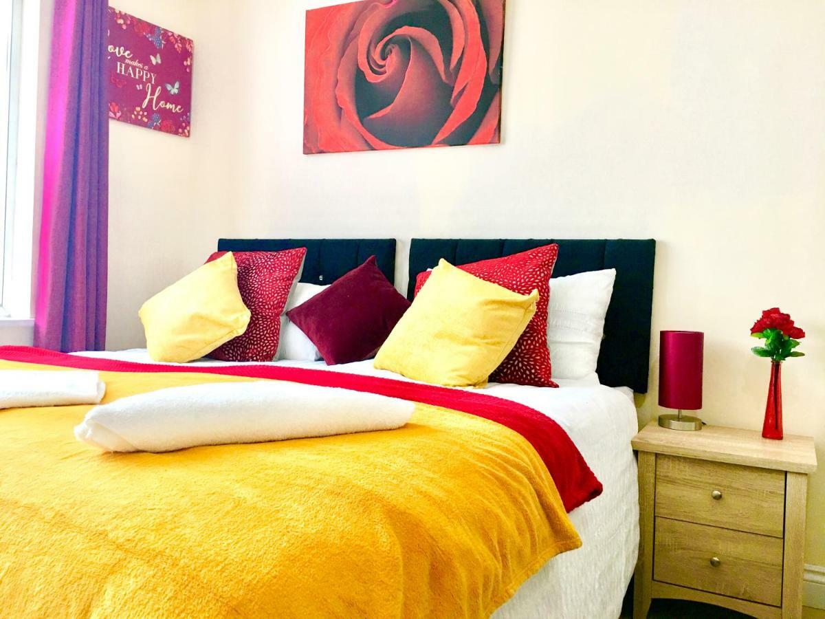 Studio Apartment, Private Bathroom And Parking Ilford Eksteriør bilde